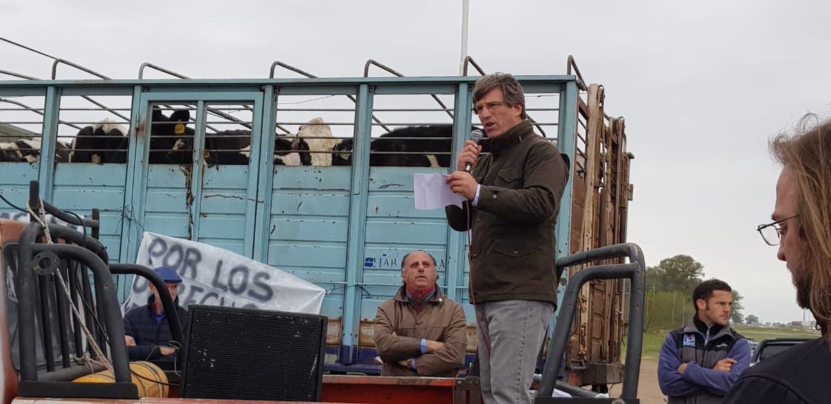 Tras detención de productores, Carbap pide ley de aplicación de fitosanitarios