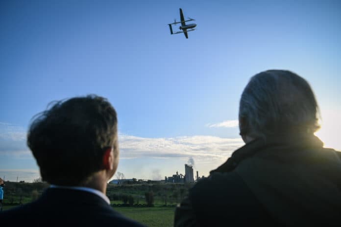 Kicillof presentó los drones para patrullar zonas rurales de la provincia en Olavarría