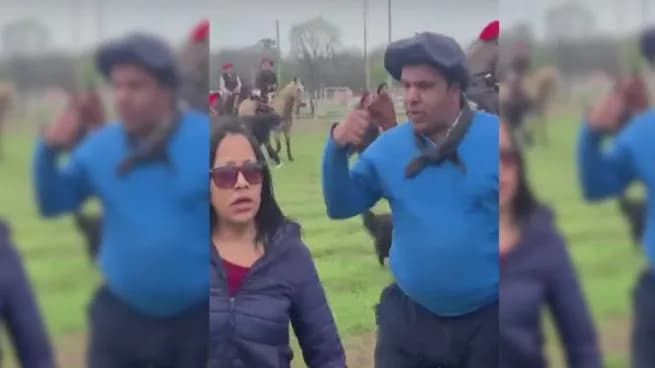 Gauchos corrieron a rebencazos a activistas que protestaban durante una jineteada