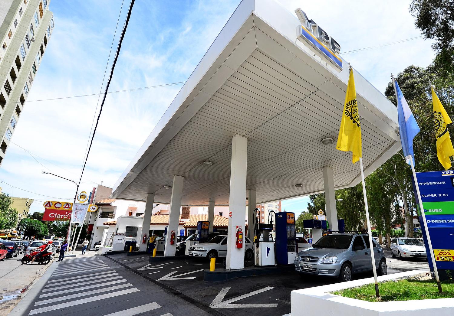 Las ventas de nafta y gasoil cayeron por séptimo mes consecutivo