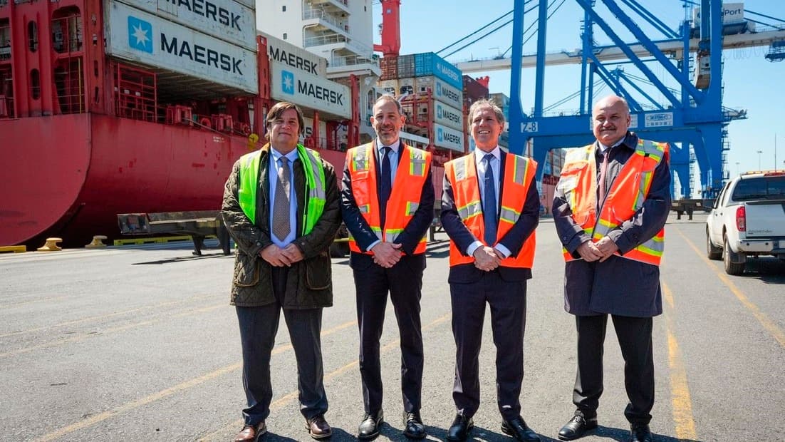 Delegación argentina en el puerto de Filadelfia. Georges Breitschmitt, Diego Sucalesca, Alec Oxenford, y Mario Ravettino.