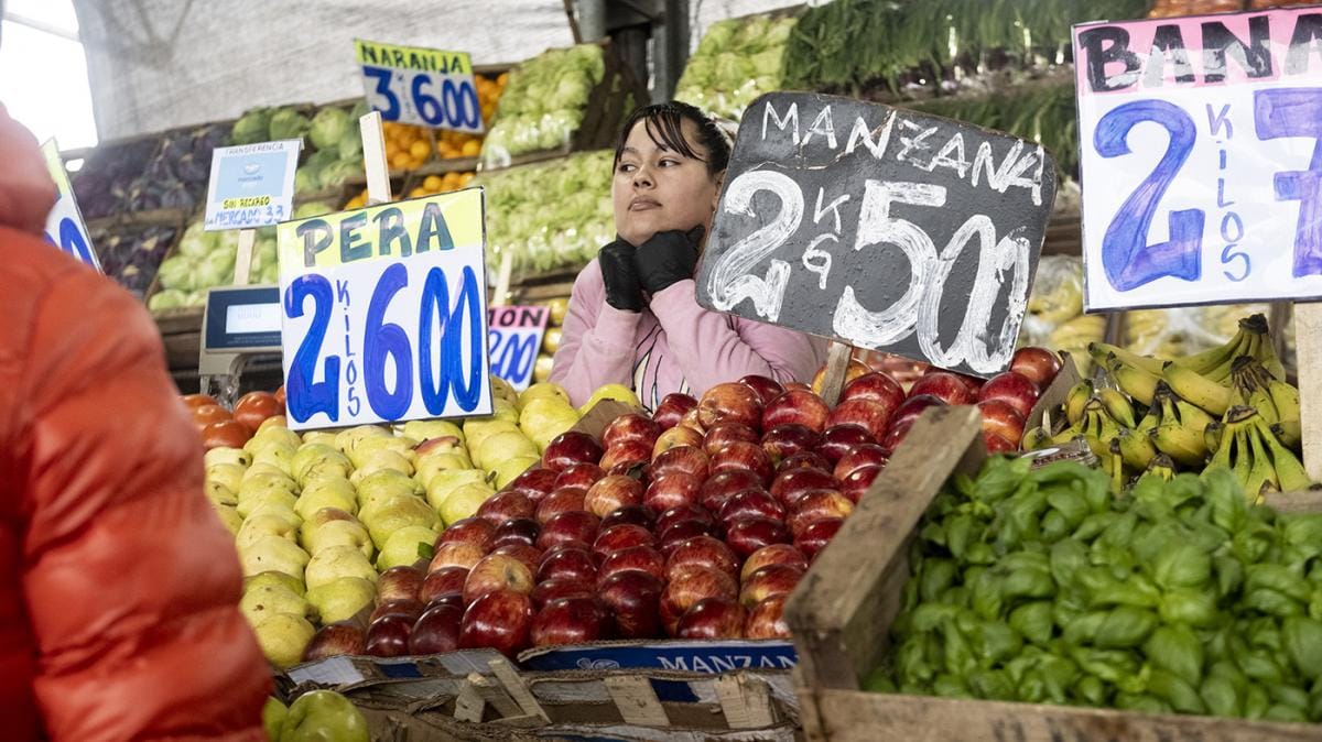 La feria minorista del Mercado Central se afianza como una alternativa para el ahorro
