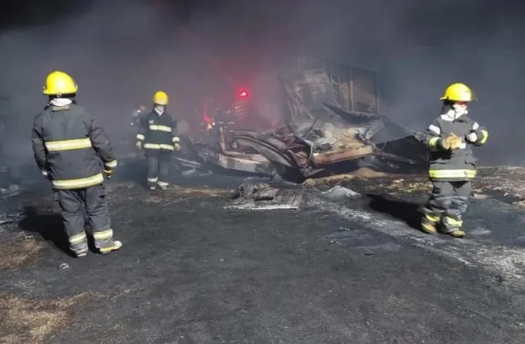 Tragedia: falleció un hombre tras un triple choque de camiones