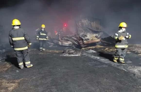 Tragedia: falleció un hombre tras un triple choque de camiones