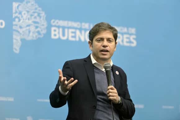 Kicillof anunció una mega inversión para el puerto de Bahía Blanca y cruzó a Milei