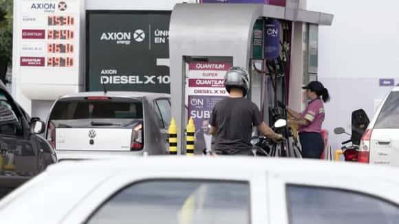 Autorizan subas del biodiésel y bioetanol, que le meten presión a la nafta